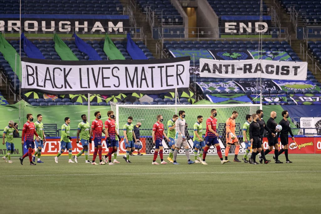 Con solitario gol de Shane O'Neill, Seattlo vence por la mínima Dallas y se meten a las finales de conferencia.