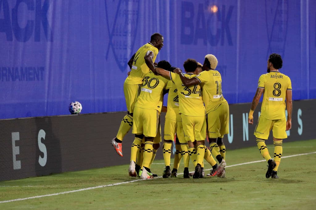 El norteamericano se barrió en el área chica y conectó el esférico con la parte interna de su botín izquierdo. La zaga de Cincinnati otorgaba todas las facilidades al ataque de Columbus.