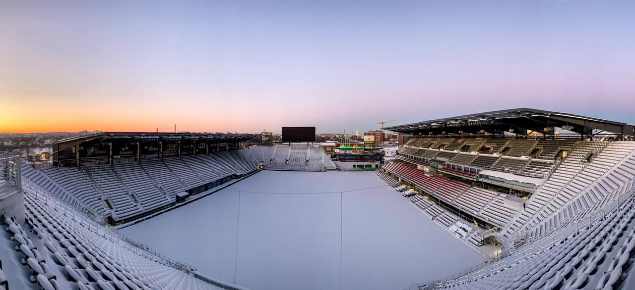 No es la imagen más habitual, pero muchos de los estadios de la MLS están literalmente bajo nieve en el inicio del mes de enero. Así luce el Audi Field de D.C. United.