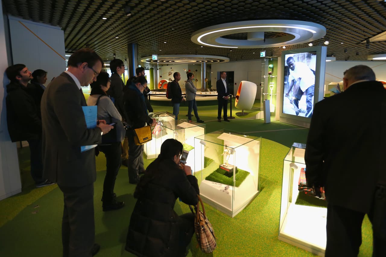 El recinto se ubica en Zúrich, Suiza y abrirá sus puertas el 28 de febrero donde los aficionados al balompié podrán atestiguar la evolución del fútbol internacional además de disfrutar de un universo multimedia interactivo y experimentar las emociones que despierta el fútbol.