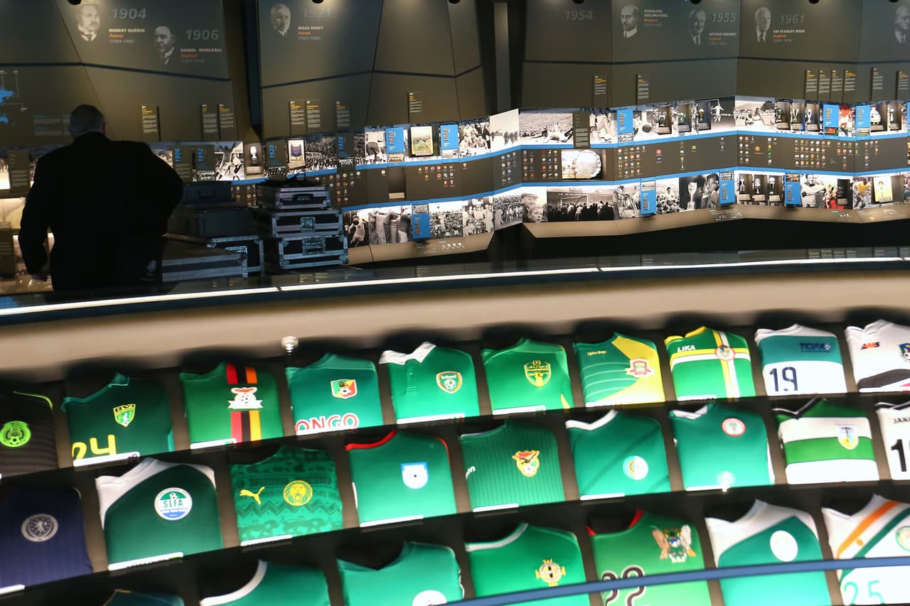 El recinto se ubica en Zúrich, Suiza y abrirá sus puertas el 28 de febrero donde los aficionados al balompié podrán atestiguar la evolución del fútbol internacional además de disfrutar de un universo multimedia interactivo y experimentar las emociones que despierta el fútbol.