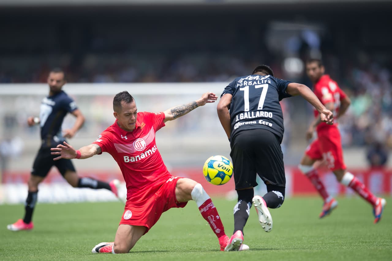 Rodolfo Salinas ha hecho olvidar a Gerardo Flores en la defensa lateral escarlata.
