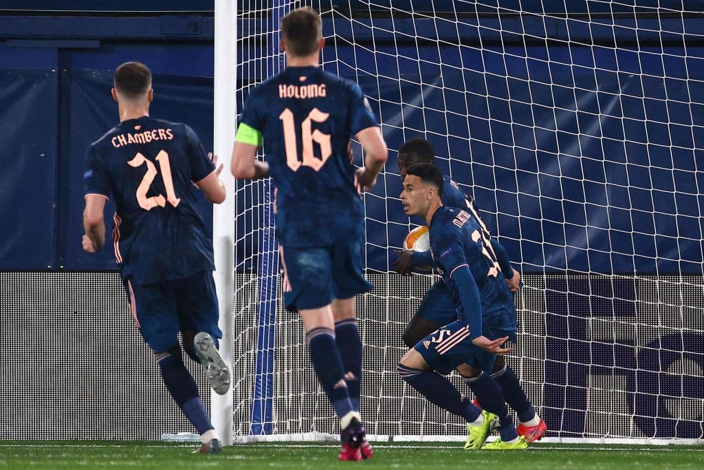 Manu Trigueros ya Raúl Albiol son los encargados de marcar en la importante victoria 2-1 del Villarreal sobre el Arsenal.