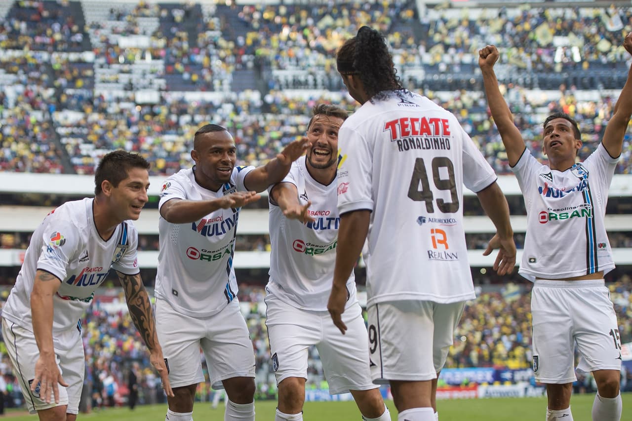 <b>¡Al jefe lo que pida! </b>
<br>Compañeros del brasileño se rindieron ante su actuación.