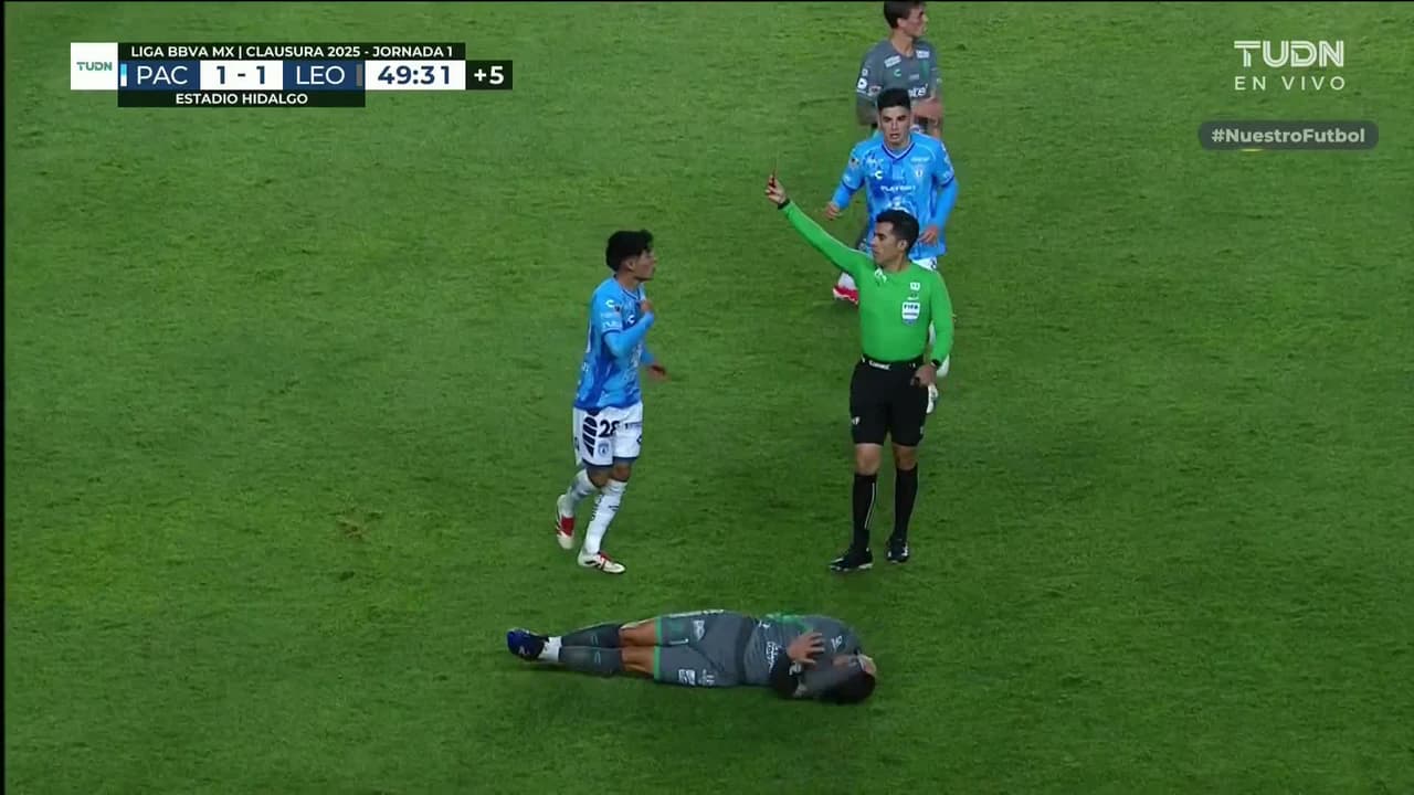 ¡Brutal agresión contra James Rodríguez y expulsión!