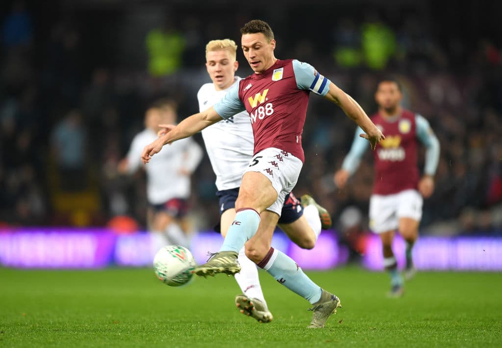 Con juveniles, los Reds son eliminados de la Carabao Cup 5-0 por el Aston Villa, con doblete de Kodjia, un tanto de Hourihane y autogol de Boyes.