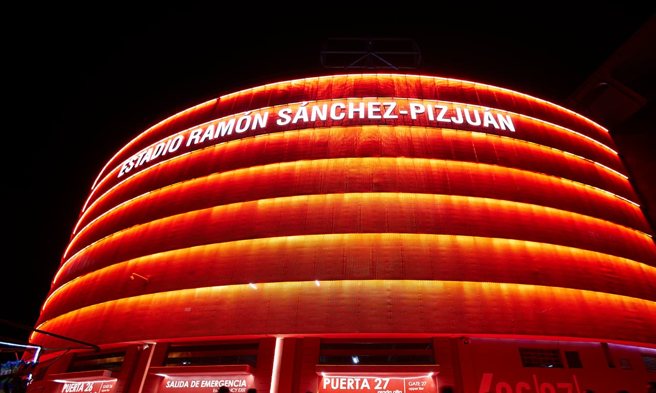 El juego de Ida de Cuartos de Final de la Copa del Rey entre Sevilla y Barcelona tiene un color especial en el estadio Ramón Sánchez-Pizjuán, con ambiente casi de final entre dos grandes.