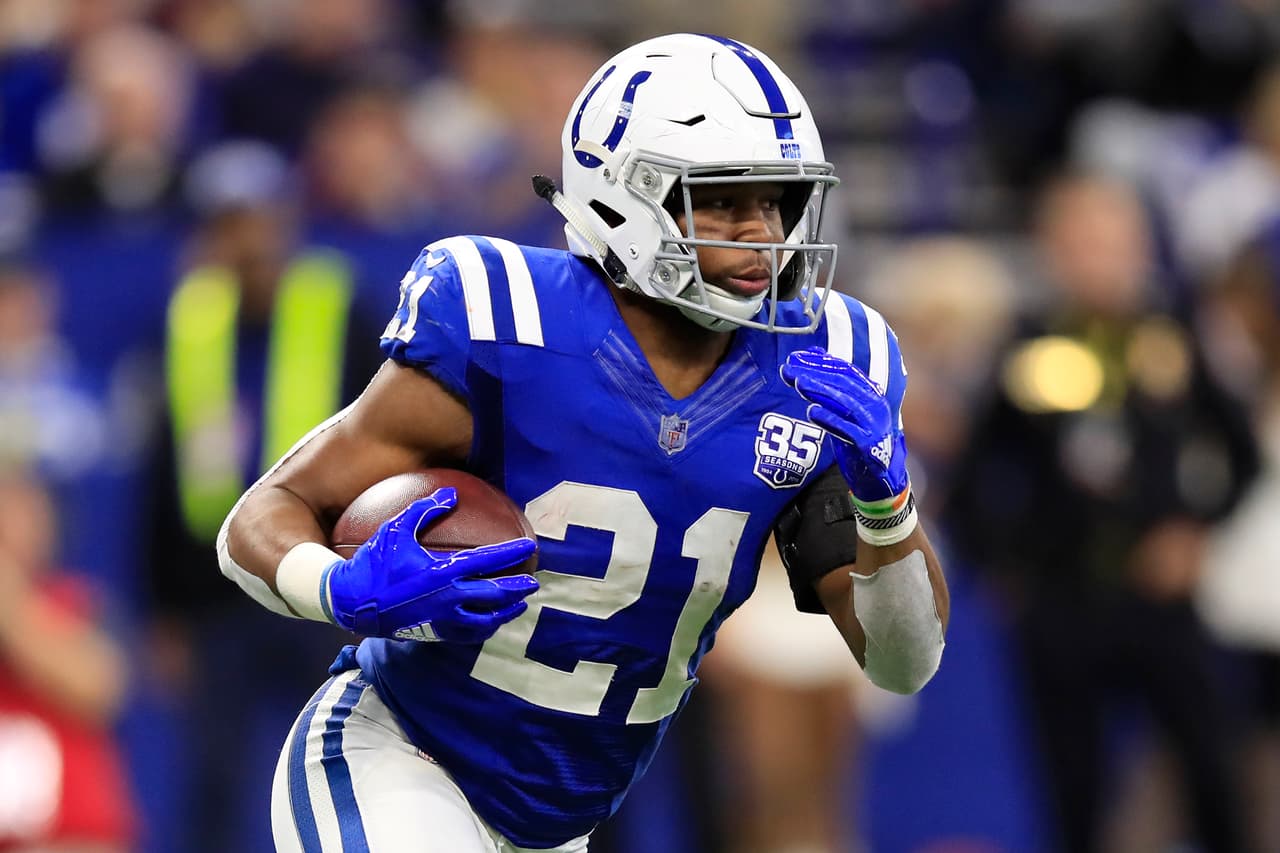 <b>7) Nyheim Hines, RB Indianapolis Colts</b>. Uno de los detalles a considerar con Hines es que en 2018 capturó 63 pases, la octava cantidad más alta de recepciones entre corredores. En las ligas PPR (puntos por recepción) tendría una mayor valía aún.