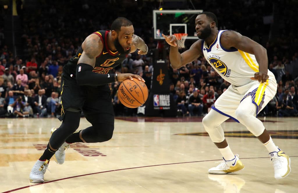 Lo que sorprendió, según portales que siguen el caso, fue ver la relación entre LeBron James, excompañero de Tristan Thompson, y Draymond Green, rival de su excolega.