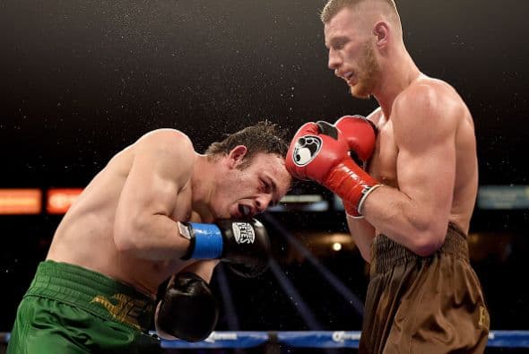 Chávez Jr. volvió a enseñar una defensa débil, todo lo que lanzó Fonfara le entró.