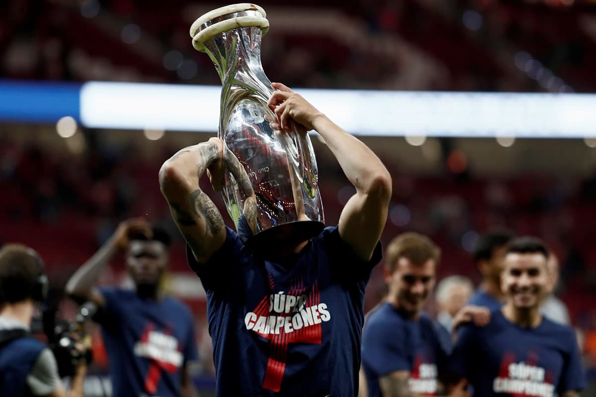 Finalizado el juego lo que siguió fue fiesta, con Lucas Hernández y el trofeo de la Supercopa de Europa, conquistado el 15 de agosto en Estonia, por 4-2 sobre el Real Madrid.