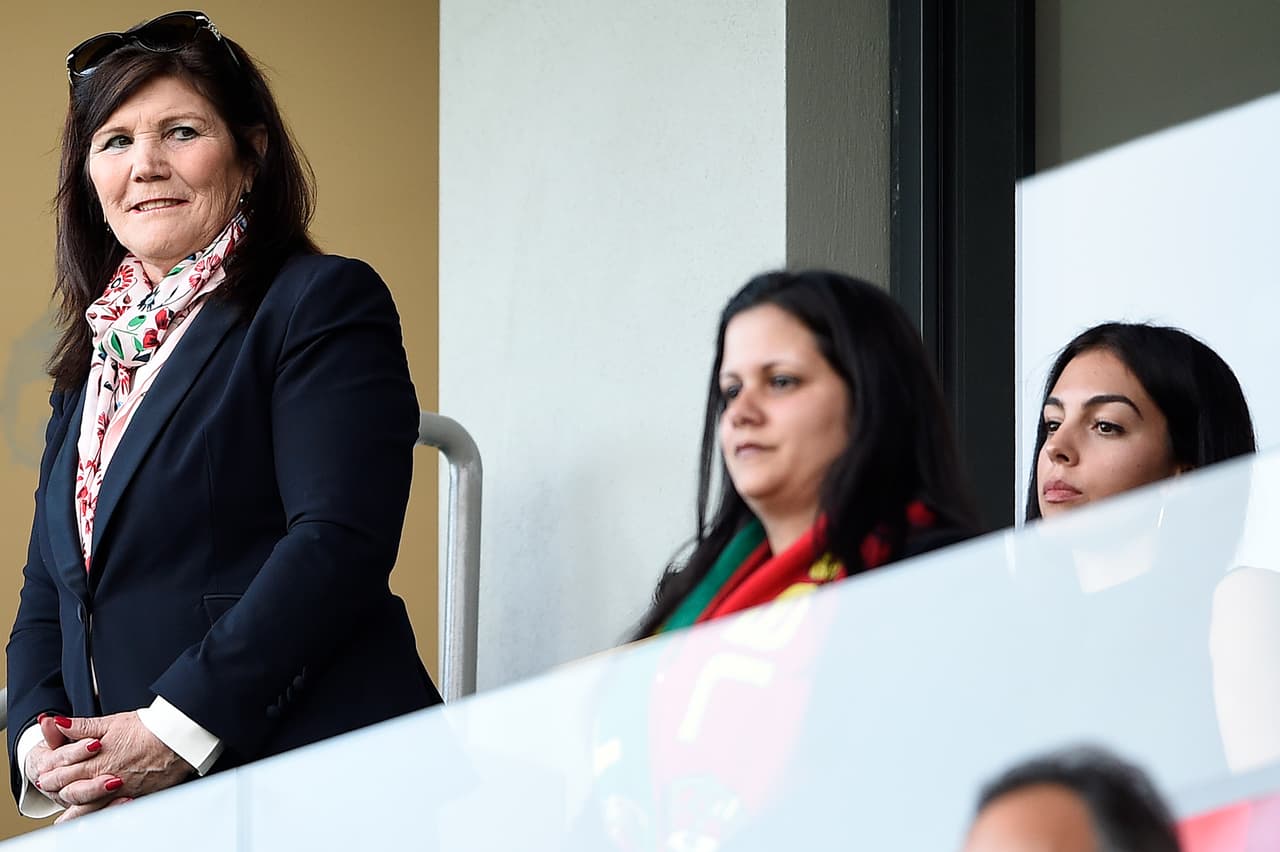 Se dice, incluso, que Dolores no ha estado de acuerdo con la relación de la española y su hijo al punto de no querer que se casen, como se ha rumorado en los últimos meses.