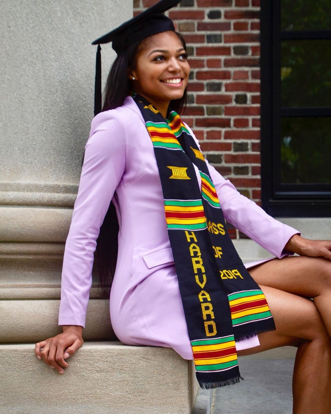 La atleta es graduada de la Universidad de Harvard y obtuvo el título en Neurobiología.