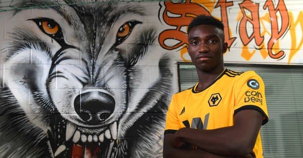 John Kitolano (Odds Ballklubb) pasa al Woverhampton.