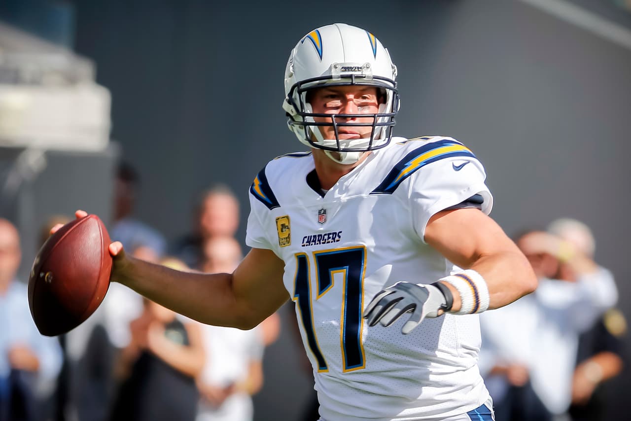 Chargers colocan a Philip Rivers en el protocolo de conmoción cerebral