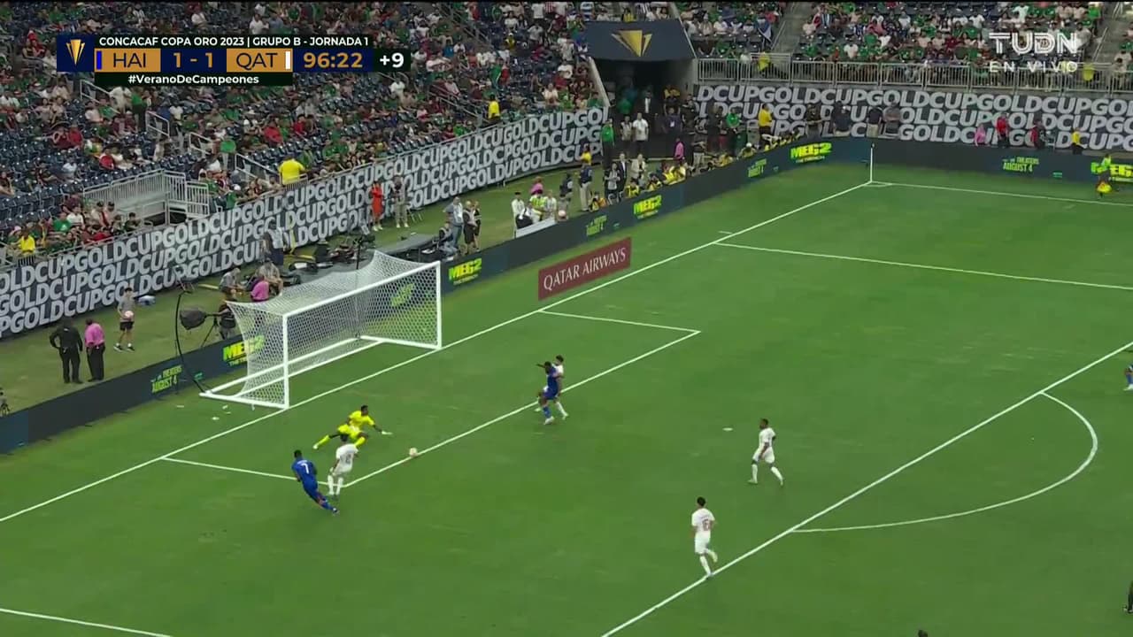 ¡GOL!  anota para Haití. Frantzdy Pierrot