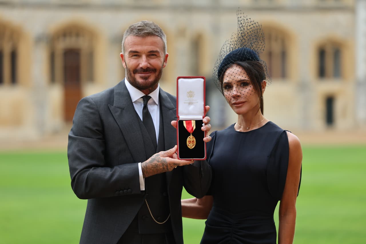 Así recibió David Beckham el título de caballero del Reino Unido