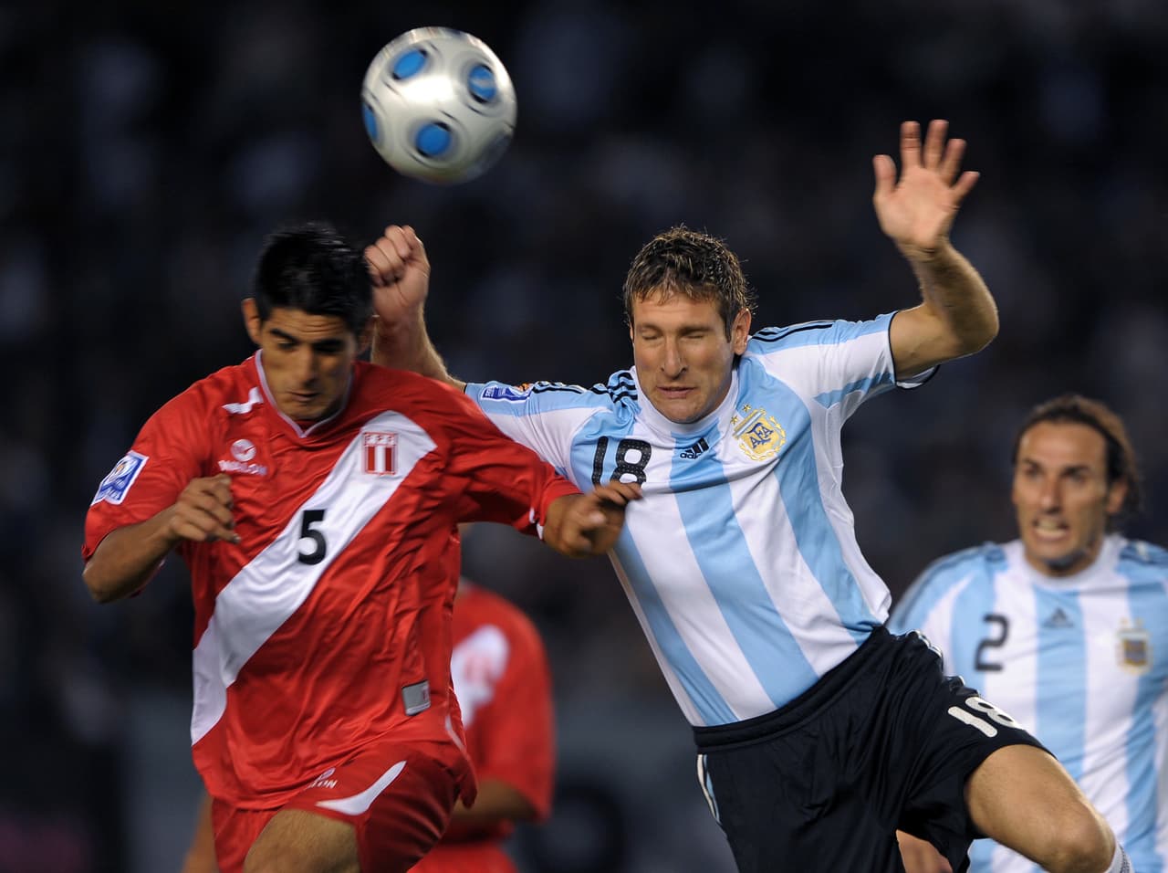 Luego de un 0-0 sin mayores oportunidades, Maradona le dio la entrada a Palermo para buscar la ventaja contra los peruanos.