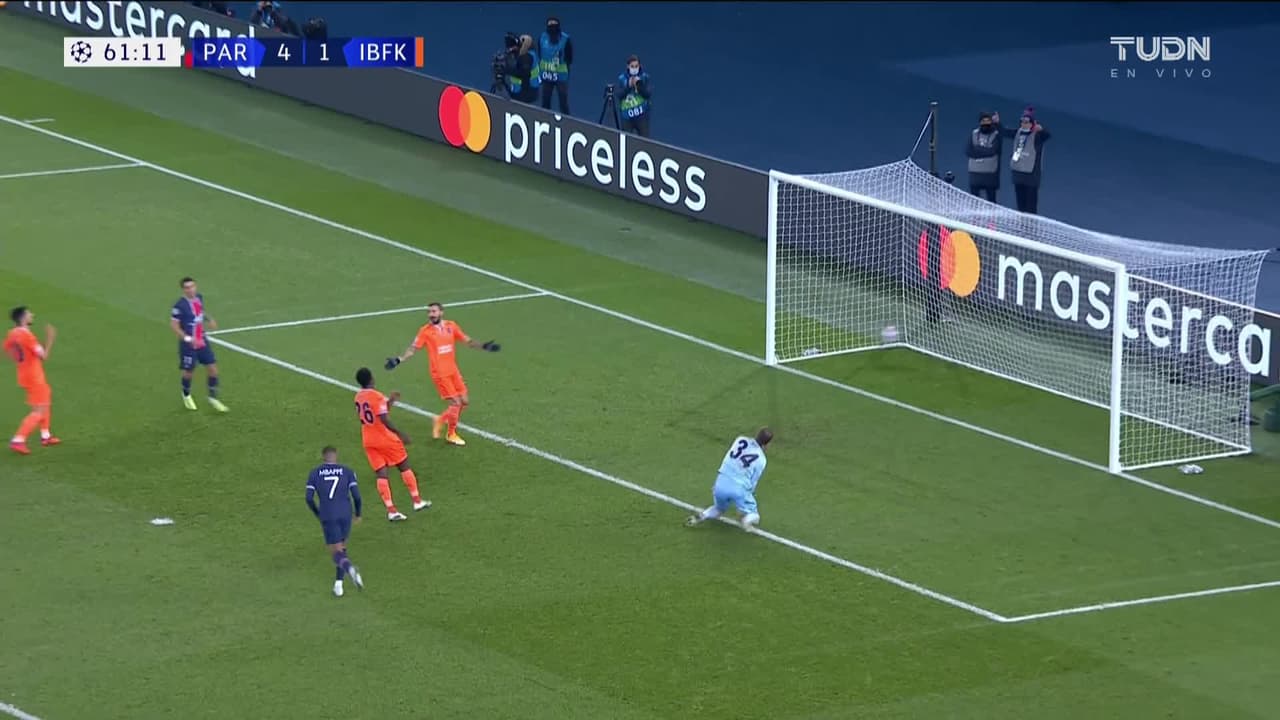 ¡GOOOL! Kylian Mbappe-Lottin anota para Paris Saint-Germain.