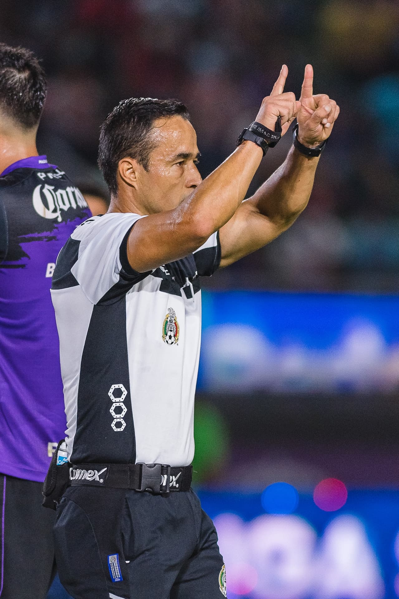 Pero tras la consulta con el VAR, el colegiado echaba para atrás su decisión, provocando la ira de Mazatlán y del Kraken.