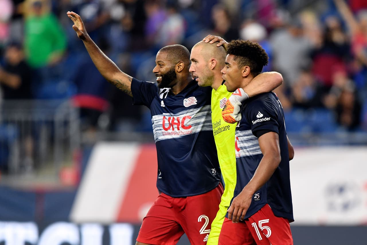 El fin de semana sirvió para que los 'Revs' usaran su triunfo frente a CF Montréal y aprovecharan la caída de Seattle Sounders para desplazarlos en la carrera por el Supporters' Shield.
<br>