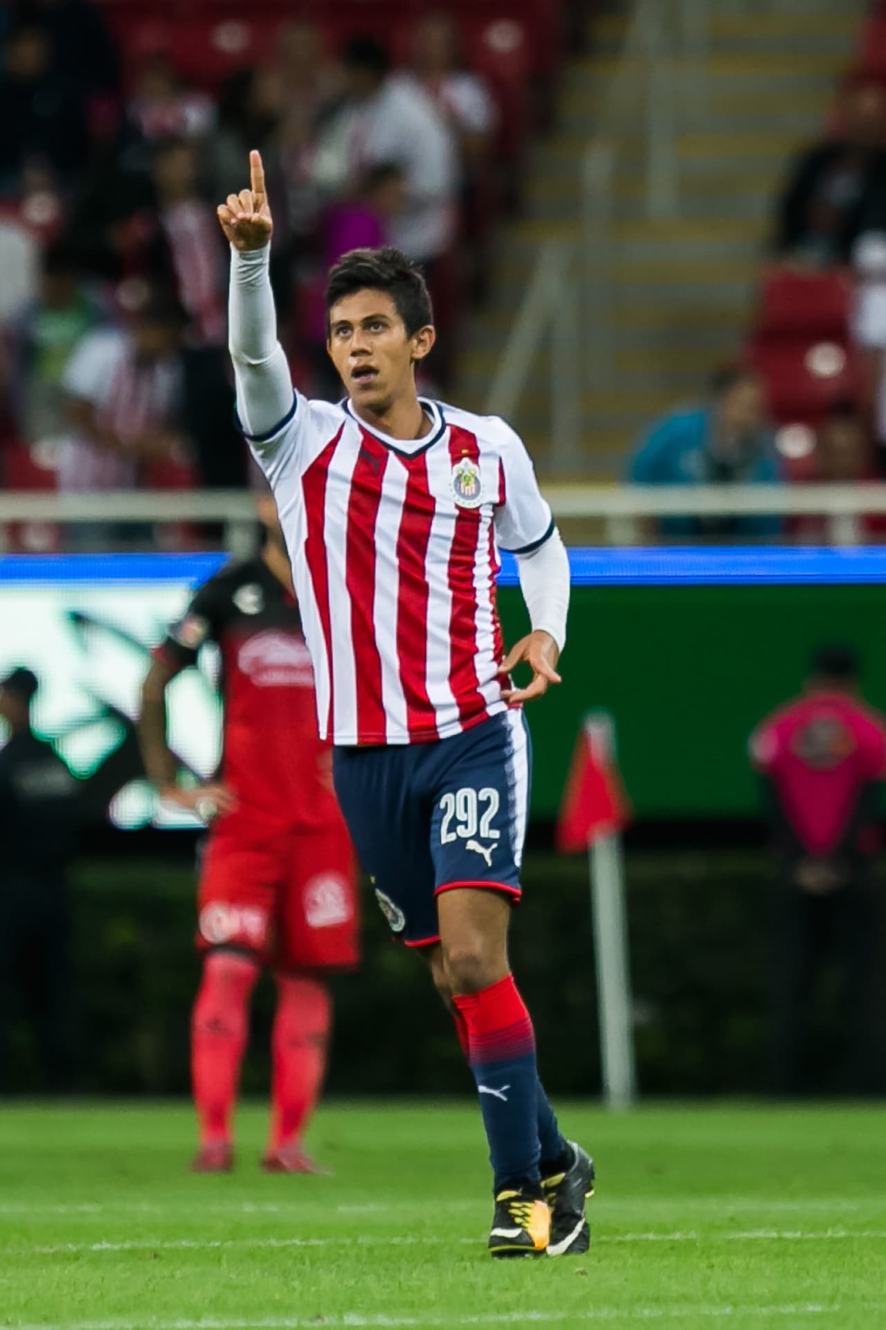 José Juan Macías firmó su doblete con otro disparo cruzado al minuto 56.