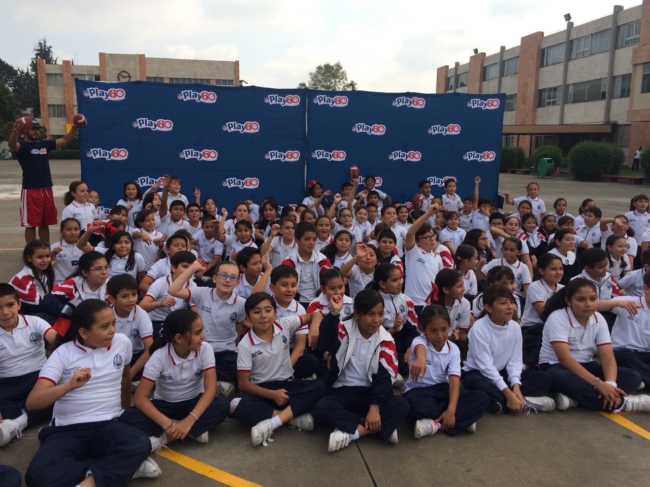 NFL Play 60 llegó este lunes 6 de julio al Instituto Miguel Ángel. Agradecemos a la Directora Lic. Maria Del Carmen Cordero Patiño por permitirnos llevar este importante mensaje de activación física a todos los niños y niñas de Primaria.