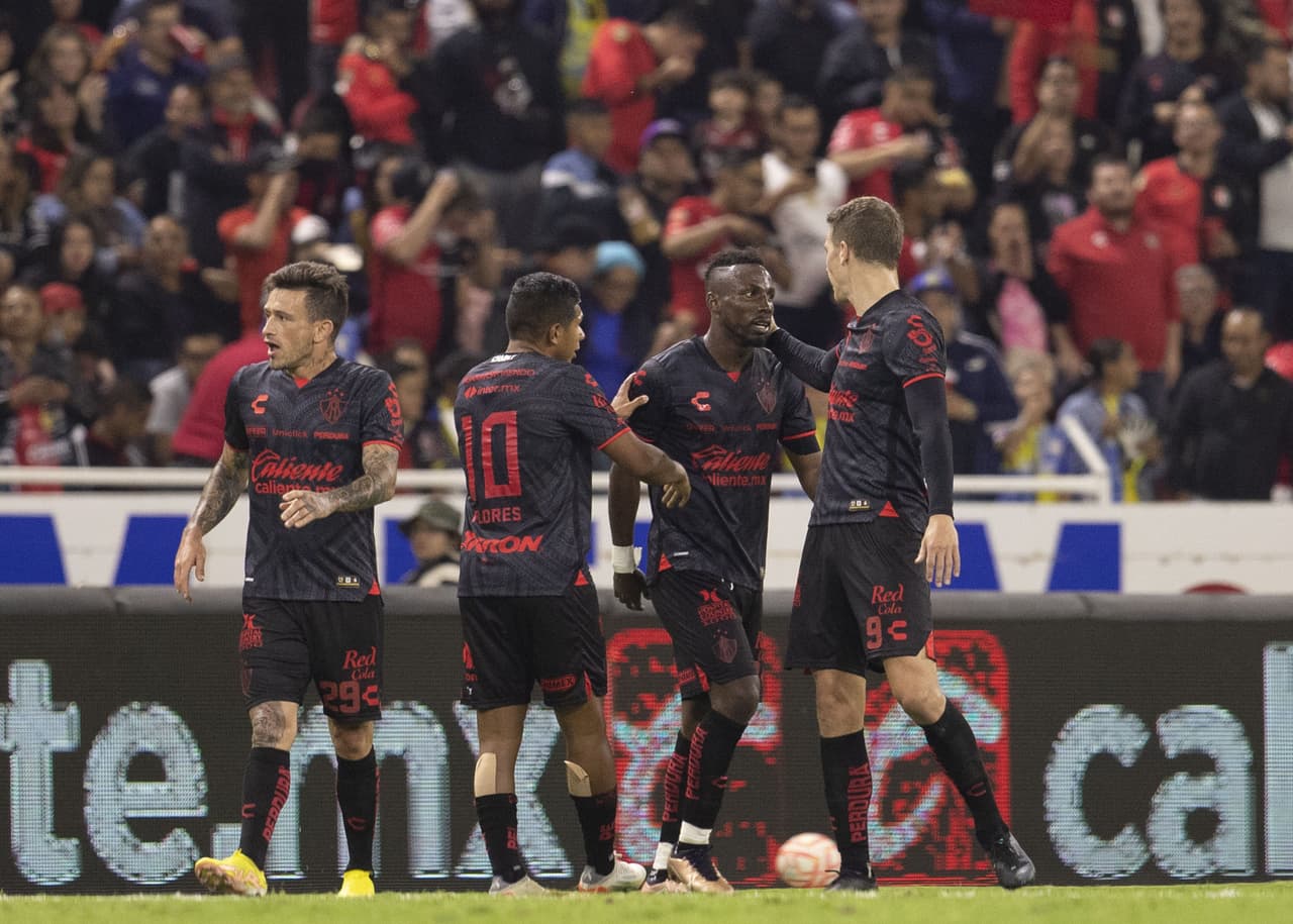 Julián Quiñones la mandó a guardar y abrió el marcador para el Atlas frente al Mazatlán.
