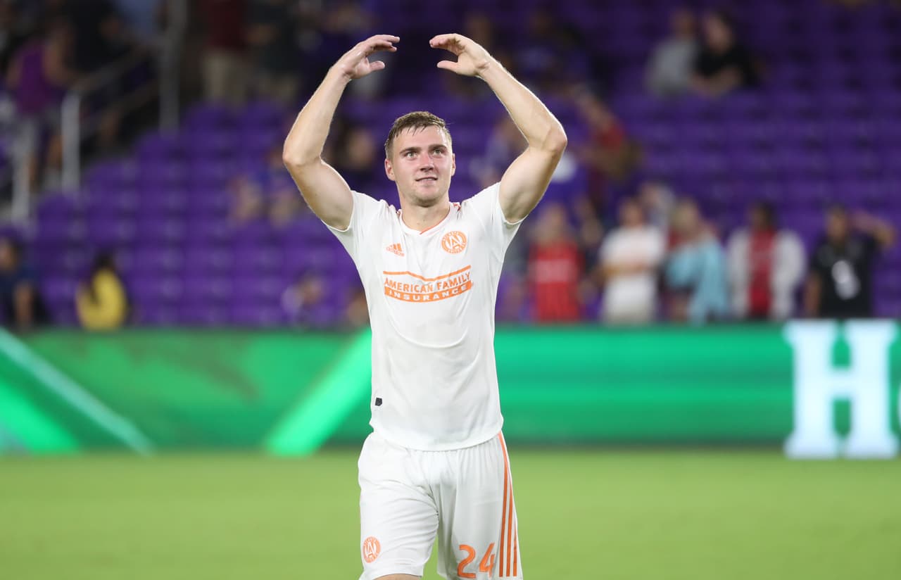 El alemán Julian Gressel no destaca especialmente por sus condiciones defensivas, pero sí por la versatilidad que otorga al ataque de Atlanta United. Ante Real Salt Lake marcó un gol y generó una asistencia en el triunfo 2-0. (USA Today Images)