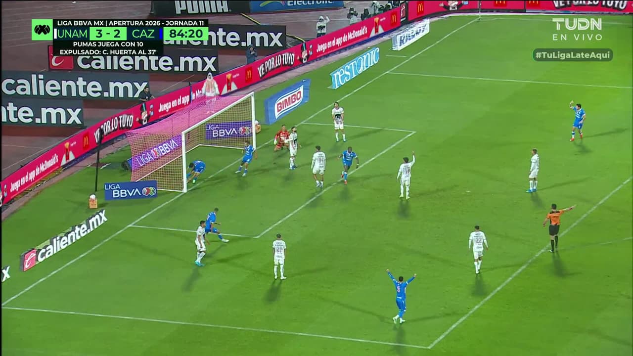 ¡GOL!  anota para Cruz Azul. Christian Ebere