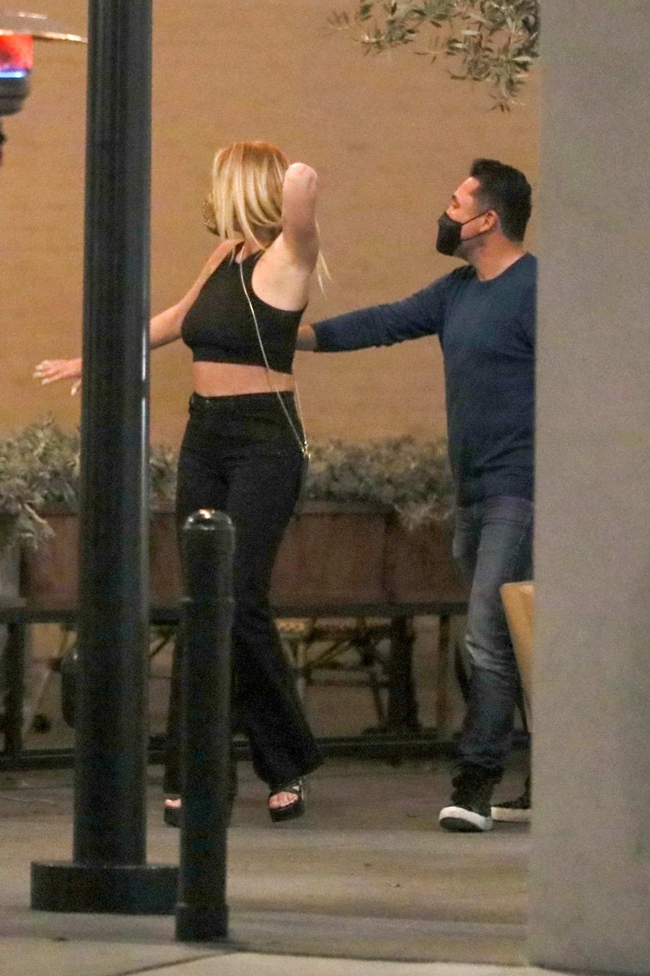 Espinoza le dijo a Associated Press que su cliente era financieramente responsable del niño y que esperaba que la demanda fuera desestimada.