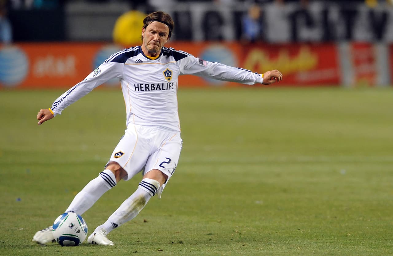 Para finales del 2009, el inglés ya había dejado crecer su cabello y durante los partidos utilizaba una cinta para estar más cómodo.