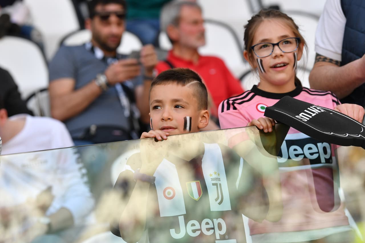 El equipo femenino de Juventus jugó su primer partido en el Allianz Stadium, donde convocó 39 mil fanáticos que vieron su triunfo 1-0 sobre Fiorentina. Así quedaron cuatro puntos arriba del segundo lugar a falta de tres fechas del cierre del torneo.