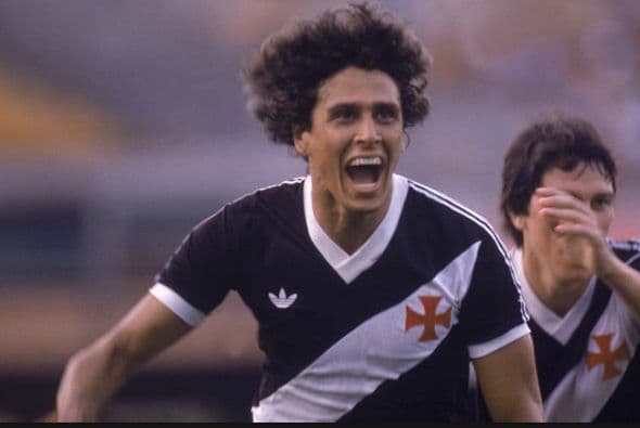 Roberto 'Dinamita' es el máximo goleador de la Serie A de Brasil, que se inauguró en 1971. El delantero, que también jugó un año en el Barcelona, sumó 190 goles en 326 con el Vasco Da Gama y Portuguesa entre 1971 y 1992. Aunque Pelé se adjudica 1284 anotaciones en su diferentes clubes y en la selección, son pocos sus goles que cuentan en la Serie A.