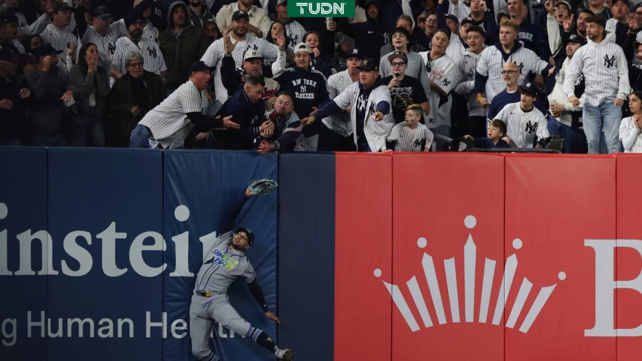 Yankees, eliminados de los Playoffs por 'culpa' de un fan en las tribunas