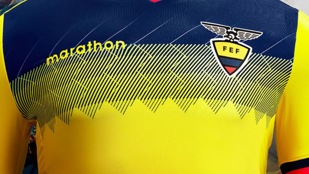 La selección de Ecuador ya tiene playera para estrenar en el Mundial Sub-20 de Polonia y en la Copa América de Brasil 2019. Su prenda titular cuenta con un gran rectángulo azul en el pecho que finaliza con un diseño de líneas en zig-zag. Por su parte, la novedad más grande será en la suplente con el escudo totalmente blanco sobre un azul oscuro.