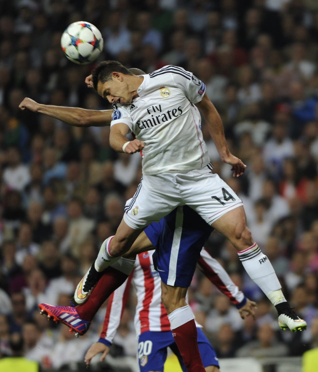 El técnico de ese momento, Carlo Ancelotti, reconoció durante el paso del 'Chicharito' por Real Madrid que el mexicano contagiaba de energía a sus compañeros.
