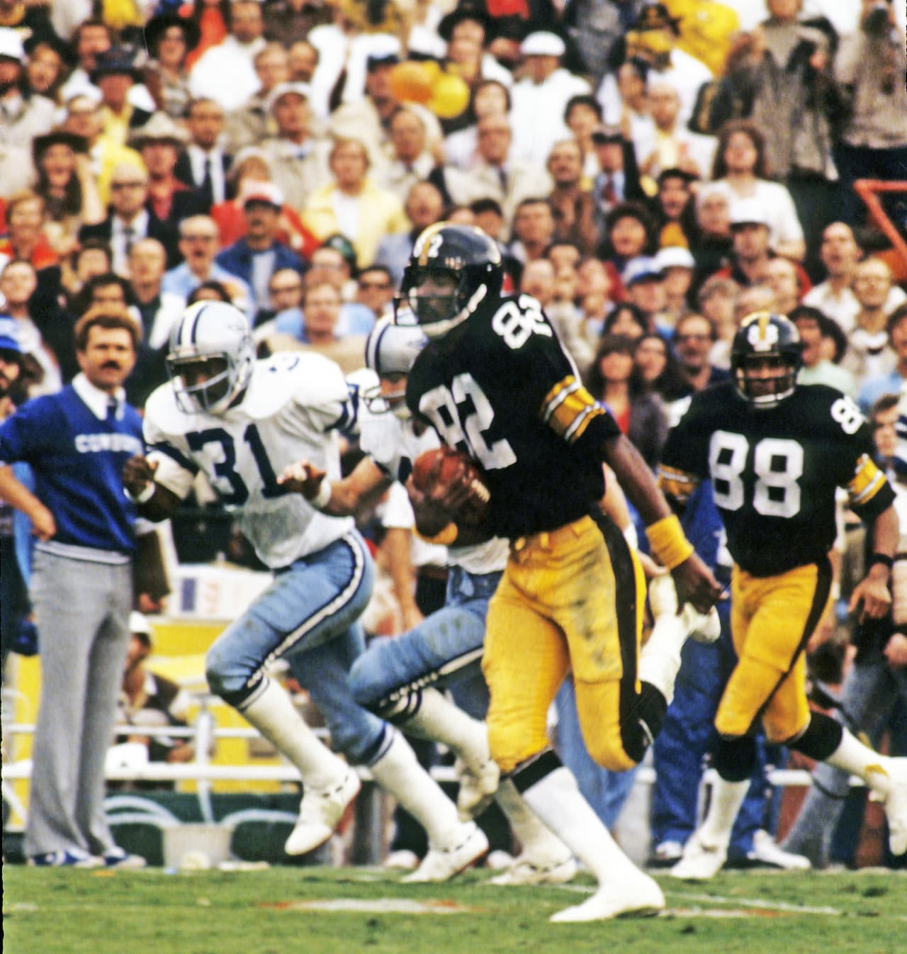 En cuanto a triunfos la División que ocupa el segundo lugar es la Norte de la Conferencia Americana con 8 victorias, sin embargo de ese total, 6 son para los Pittsburgh Steelers.