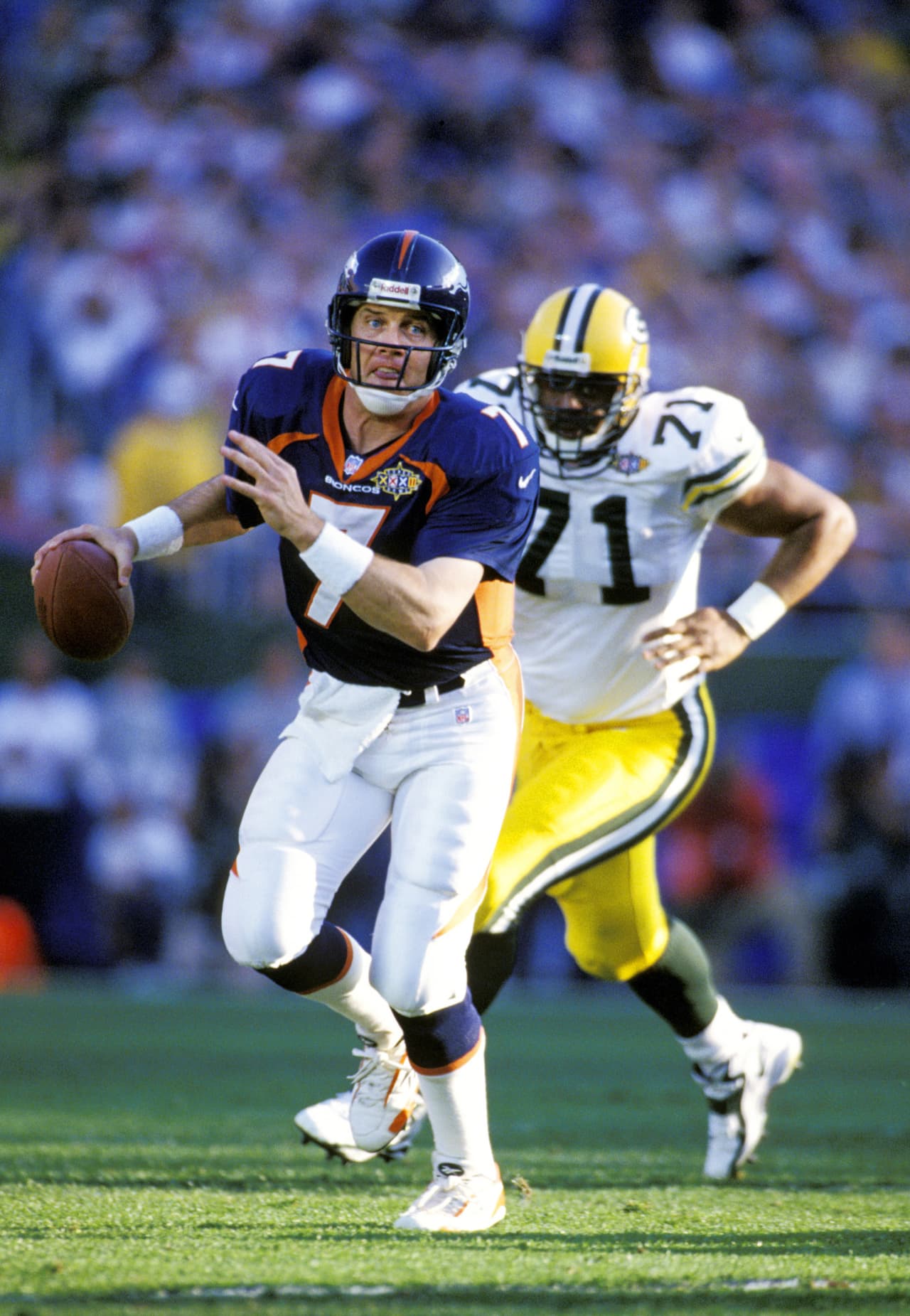 El equipo del Oeste AFC que en más ocasiones ha llegado al Super Bowl son los Denver Broncos con 7, sin embargo han perdido 5, número máximo por equipos. Los Kansas City Chiefs tienen un campeonato de Super Bowl, mientras que los San Diego Chargers nunca lo han ganado y tienen una derrota.