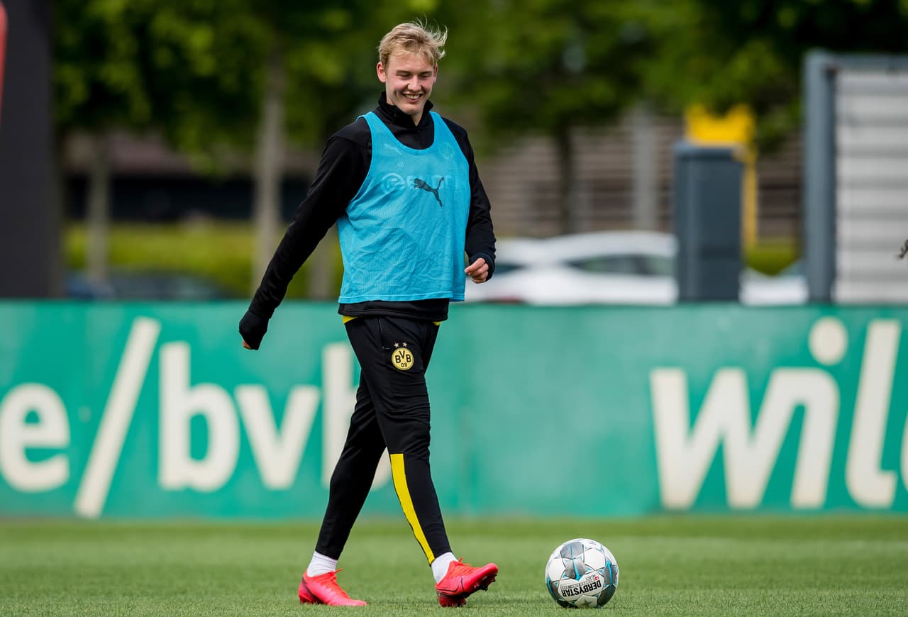 Los futbolistas del Borussia también regresaron con una gran sonrisa en el rostro.