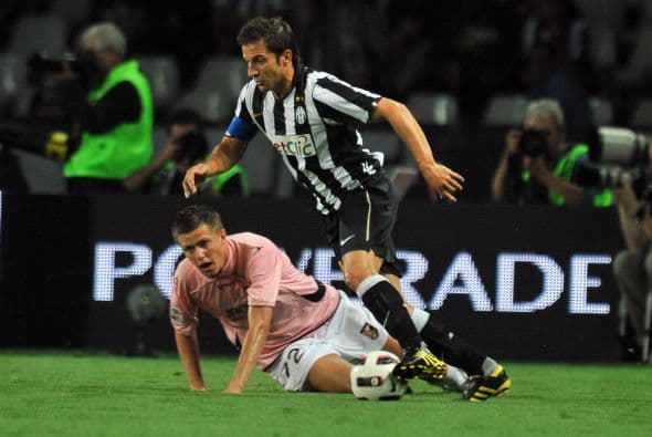 La 'Juve' insistía para ir al ataque con el objetivo de igualara el encuentro.