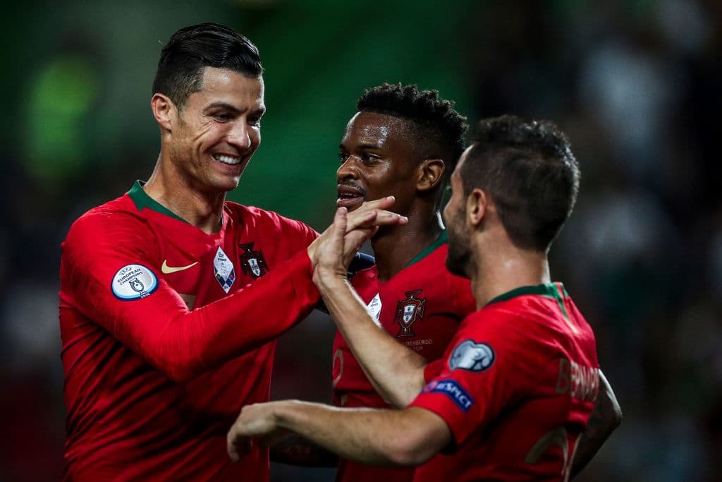 Nelson Semedo compartió cancha con Cristiano con la selección de Portugal. Con el astro argentino jugó una temporada en el Barcelona.
