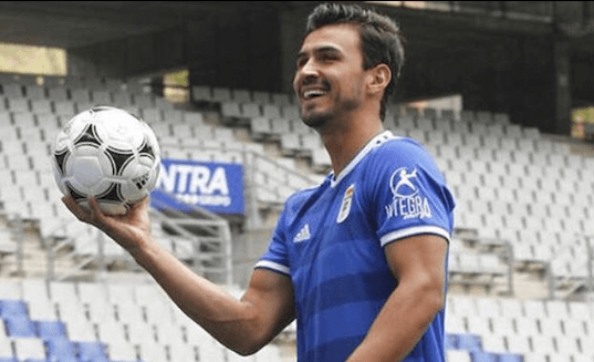 Oswaldo Alanis estuvo todo el partido en el campo con el Real Oviedo en el empate 0-0 ante el Albacete que sigue líder en la Liga 1, 2, 3 de España.