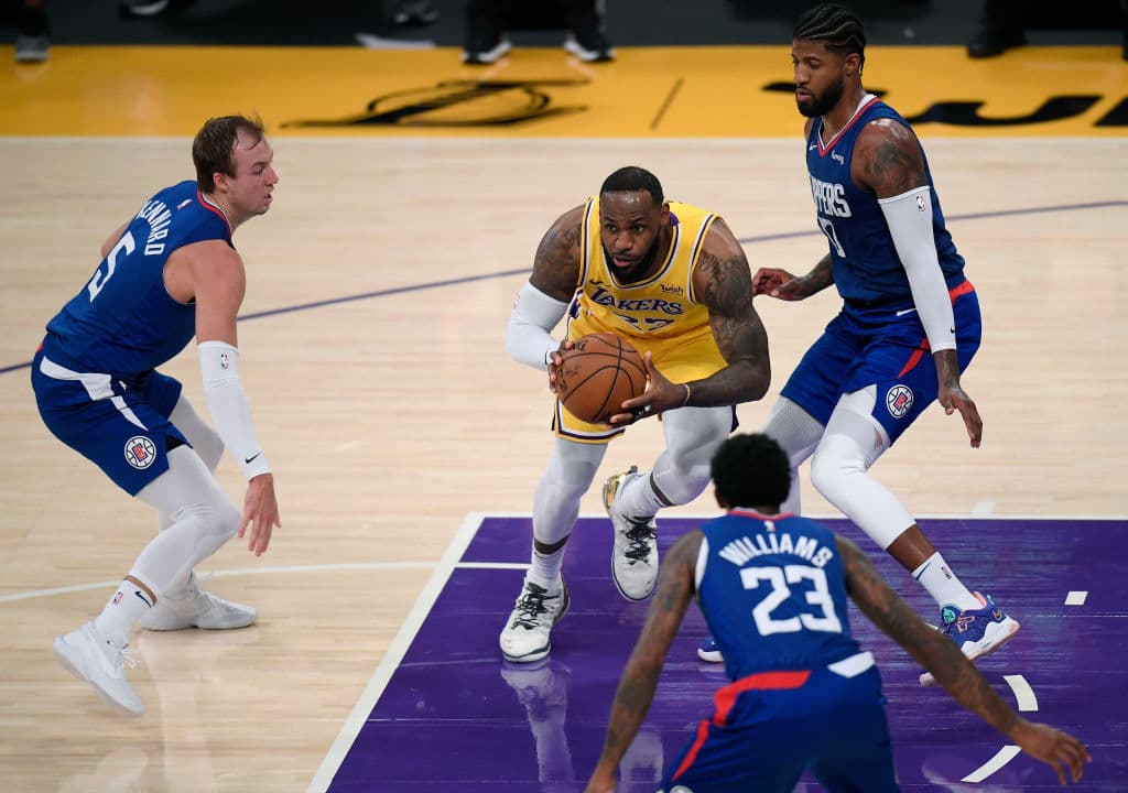 Sorpresivo inicio de la NBA, pierden Lakers y Warriors