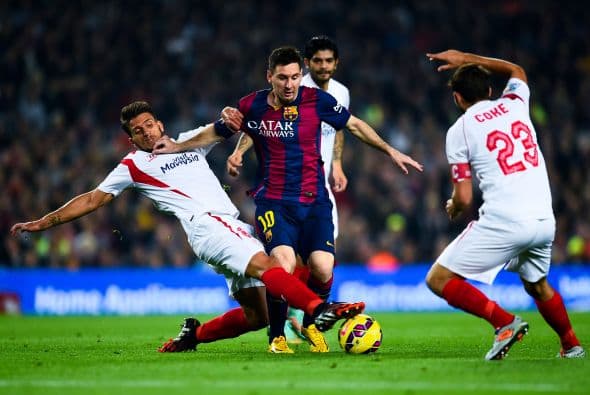 Con un nuevo triplete ante el Sevilla hizo que una marca de 60 años resurgiera por los aires. Los tres goles de Messi al Sevilla le sitúan ahora con 253 goles y toda una Liga para subir aún más el número, y algunas más si cumple su contrato con el Barcelona, puesto en tela de juicio hace unas jornadas cuando el propio jugador lanzó alguna duda desde su país.