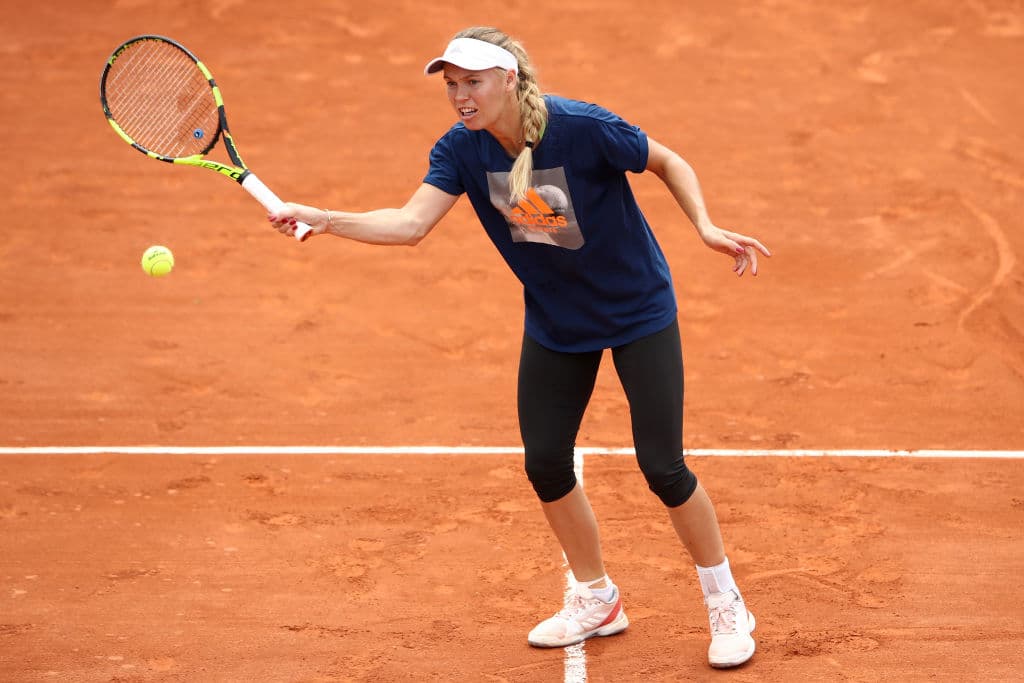 La danesa Caroline Wozniacki espera rebasar la ronda de los cuartos de final en Roland Garros. Una tenista consistente en busca de dar el salto para consolidarse. Ya ganó el Abierto de Australia.