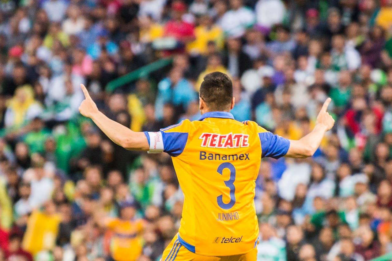 Juninho, Tigres.- El jugador universitario ha ayudado a su equipo con goles, gracias a la confianza que le tiene su Director Técnico para cobrar la pena máxima, sumando 65 puntos hasta el momento, mientras que su valor en el UD Fantasy es de $7.6 millones.