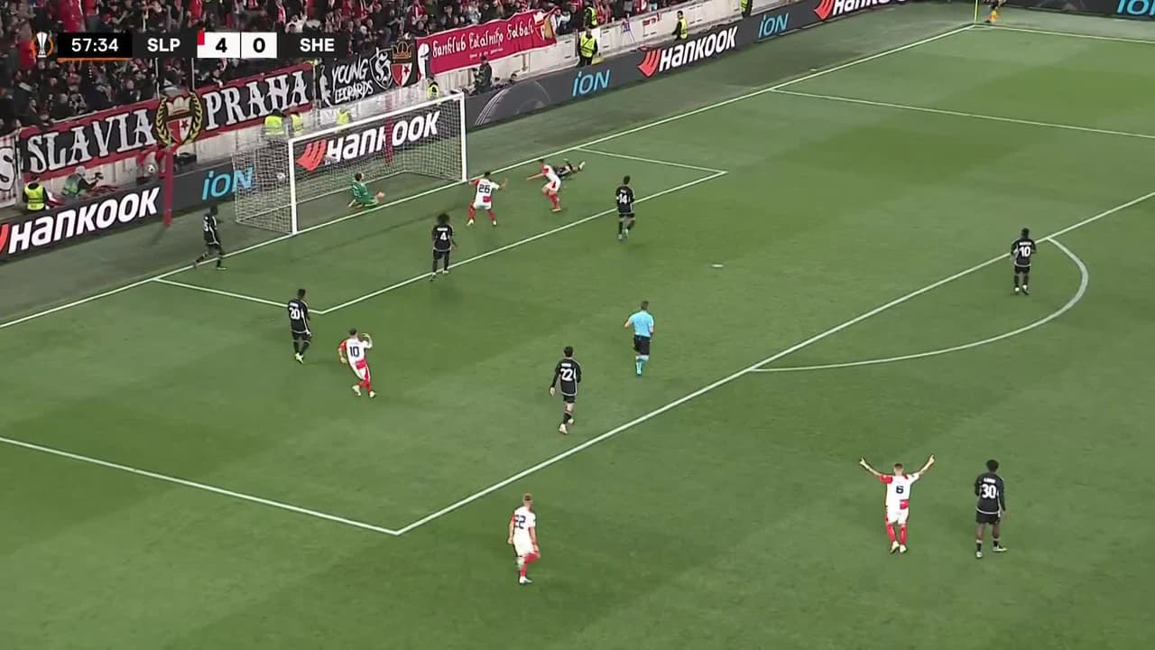 ¡TIRO ATAJADO! disparo por Mojmír Chytil.