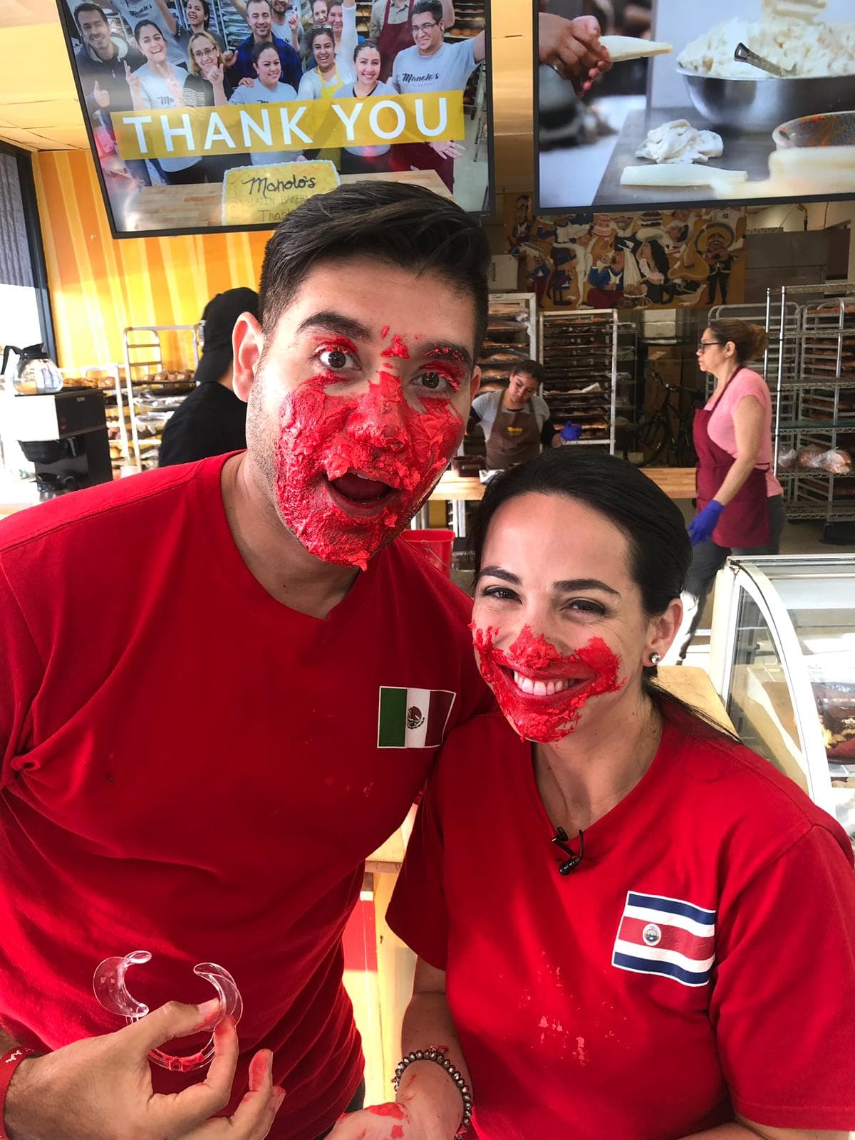 Charlotte vivió el colorido del capítulo 6 de 'La Carrera' por la Copa Oro, una competencia donde las parejas en busca del boleto a la Final del certamen aprovecharon para divertirse.