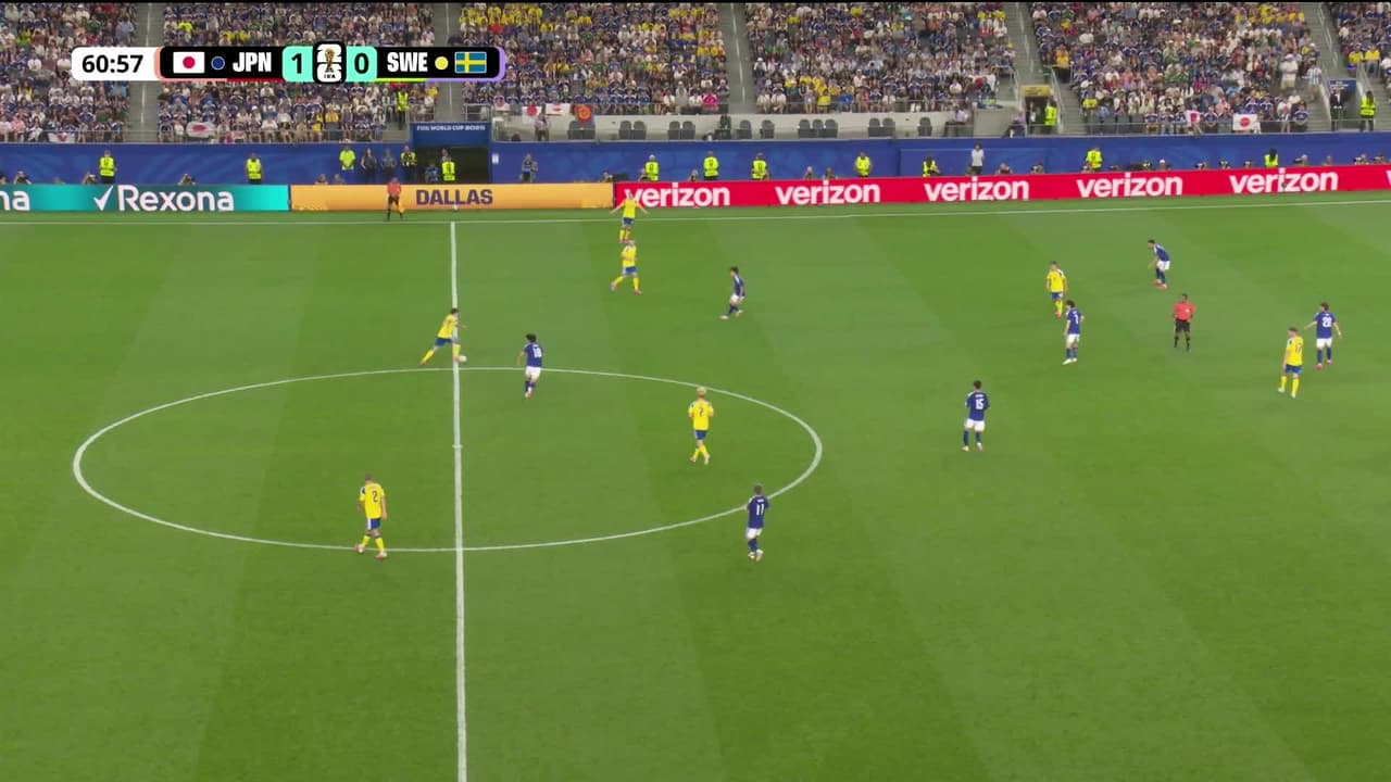 ¡GOL!  anota para Suecia. Anthony Elanga
